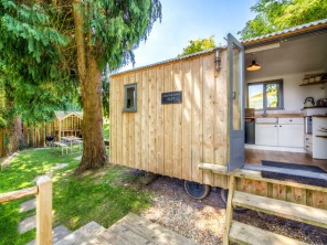 Romantic Shepherd's Hut Rest with Woodland Sauna & Lakeside Hot Tub near Crewkerne, Somerset, England